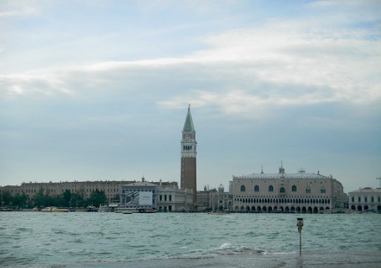 60. Bijenale u Veneciji – Stranci svuda, a i politika