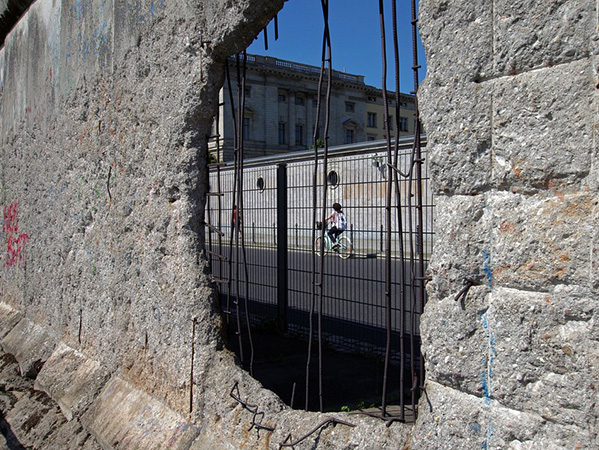 (Ne)vidljivi zidovi 30 godina posle pada Berlinskog